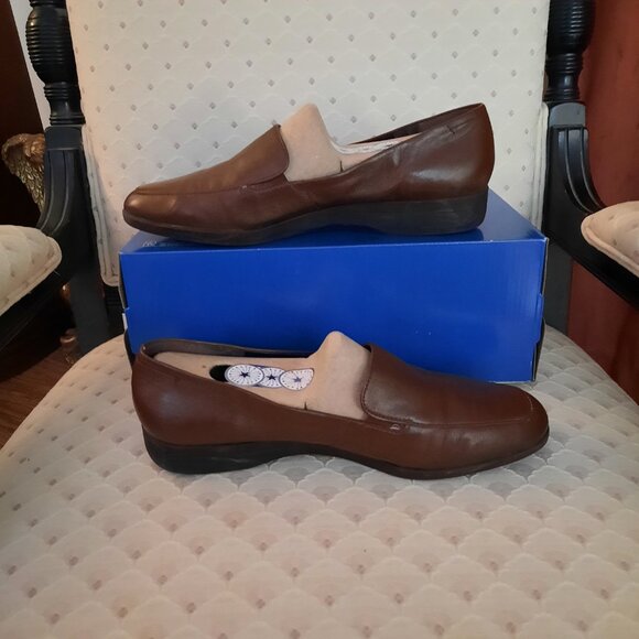 EASY SPIRIT LOAFER US 9M Rich Warm BROWN LEATHER GORE SLIP-ON - Picture 2 of 7